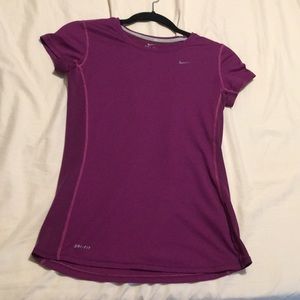 Women’s fitted Nike running shirt / top